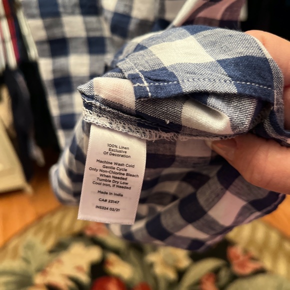 Talbots, Petite Size P, Blue and white sleeveless top - Picture 4 of 4